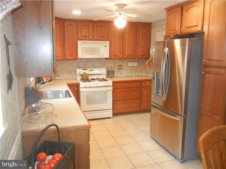 1437 Foster Road Warminster, PA 18974 - Photo 7 of 25 Gallery Image 7