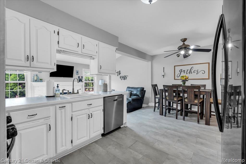 22187 Derby Road Trenton, MI 48183 - Photo 11 of 27 Gallery Image 11