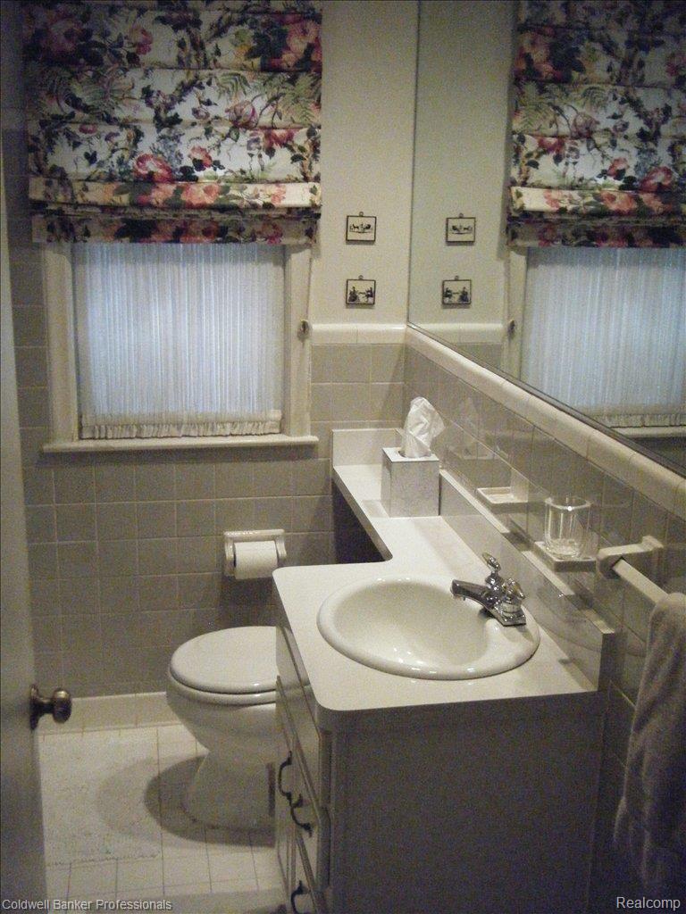 2685 Pembroke Road Birmingham, MI 48009 - Photo 7 of 9 Full Bath