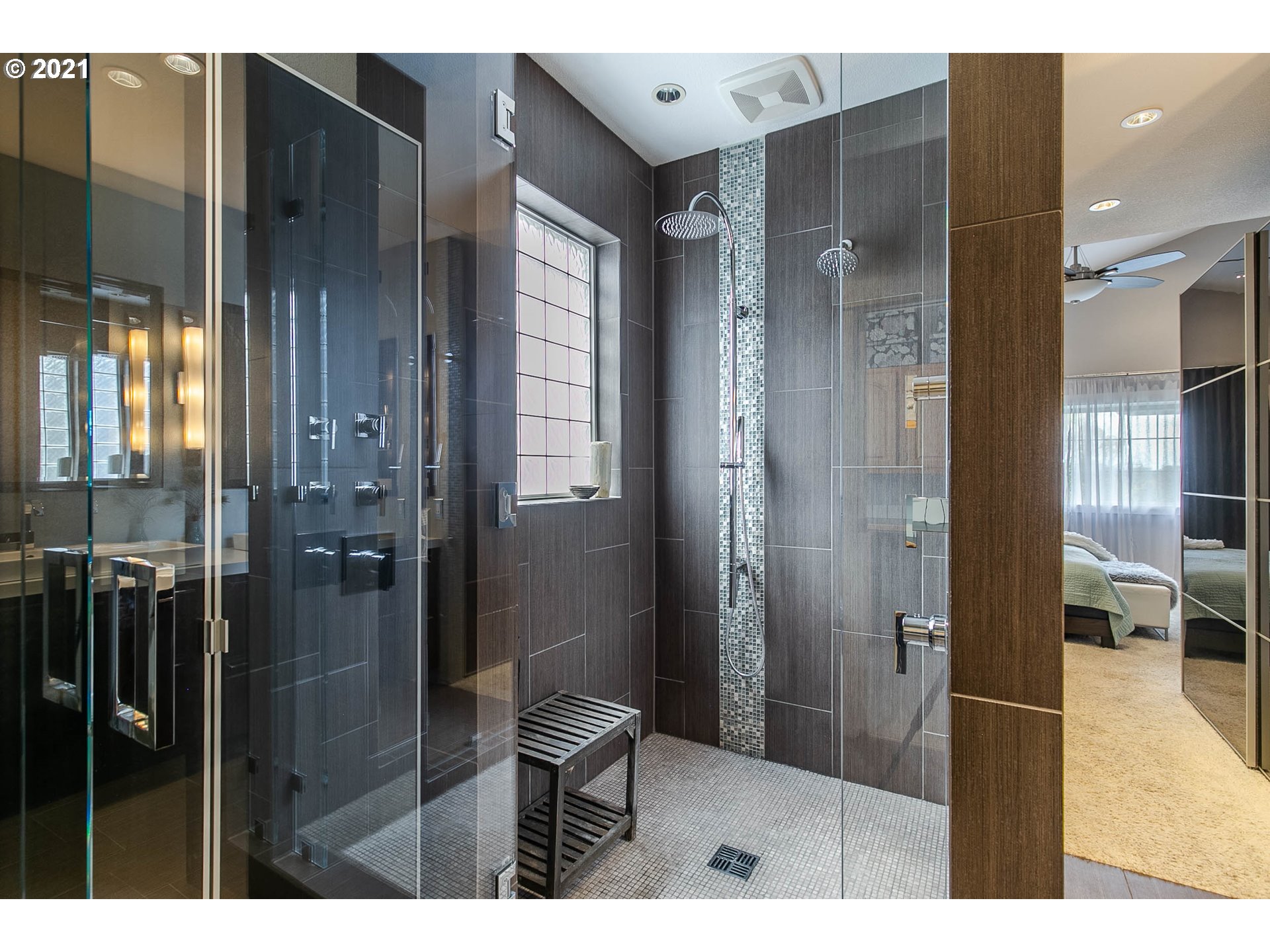 923 Prescott Lane Springfield, OR 97477 - Photo 21 of 32 a bathroom with a glass shower door