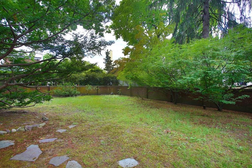 12 Worthington Road Brookline, MA 02446 - Photo 4 of 15 Gallery Image 4