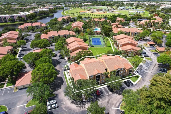 $2,150 | 8020 North Nob Hill Road, Unit 305, Tamarac, FL 33321