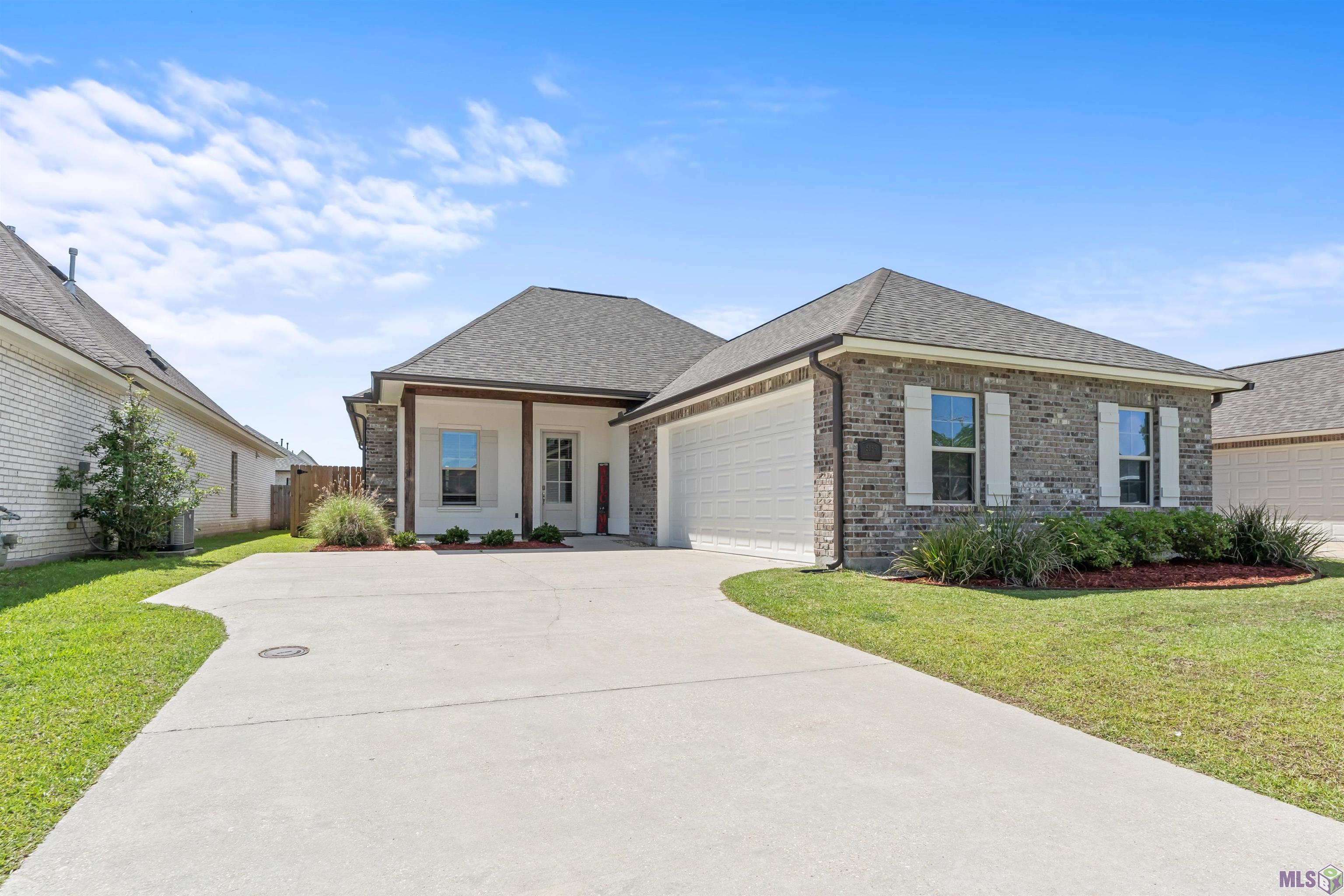 5159 Black River Road Darrow, LA 70725 - Photo 2 of 31