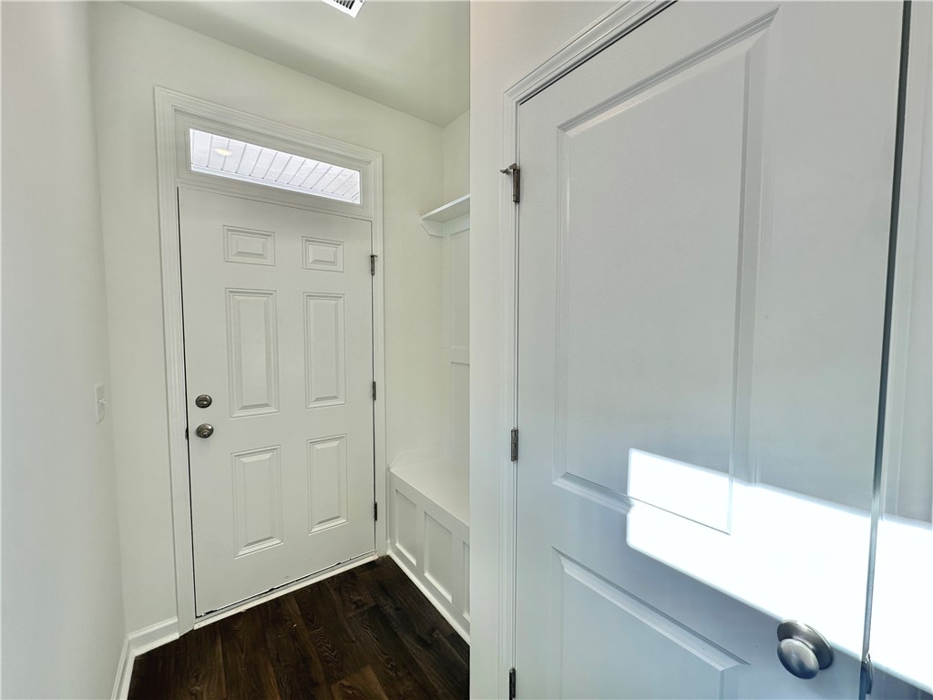 621 Seaborn Circle Pendleton, SC 29670 - Photo 2 of 31