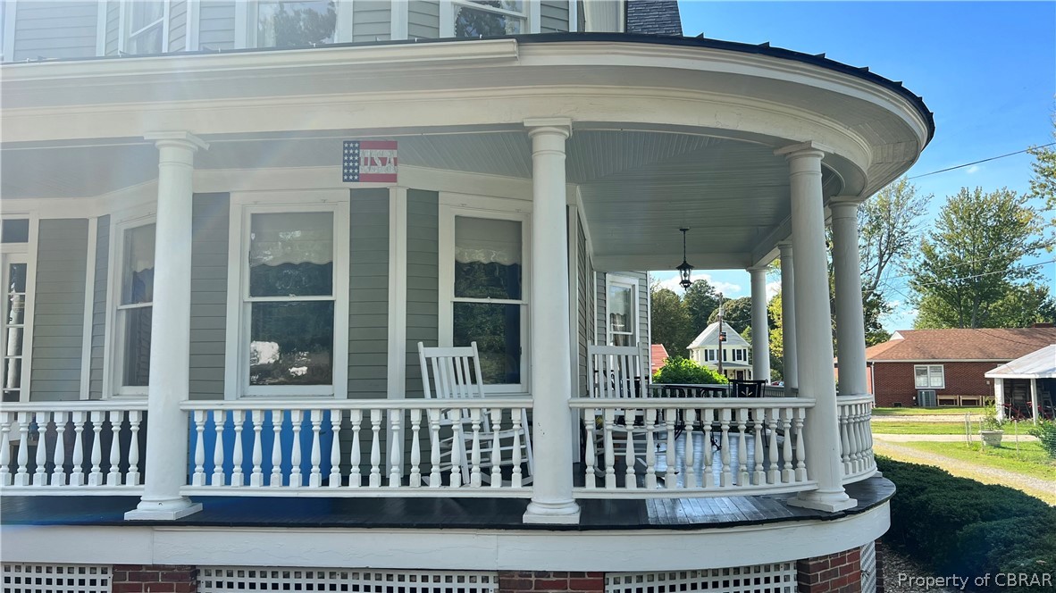 152 Main Street Reedville, VA 22539 - Photo 2 of 46