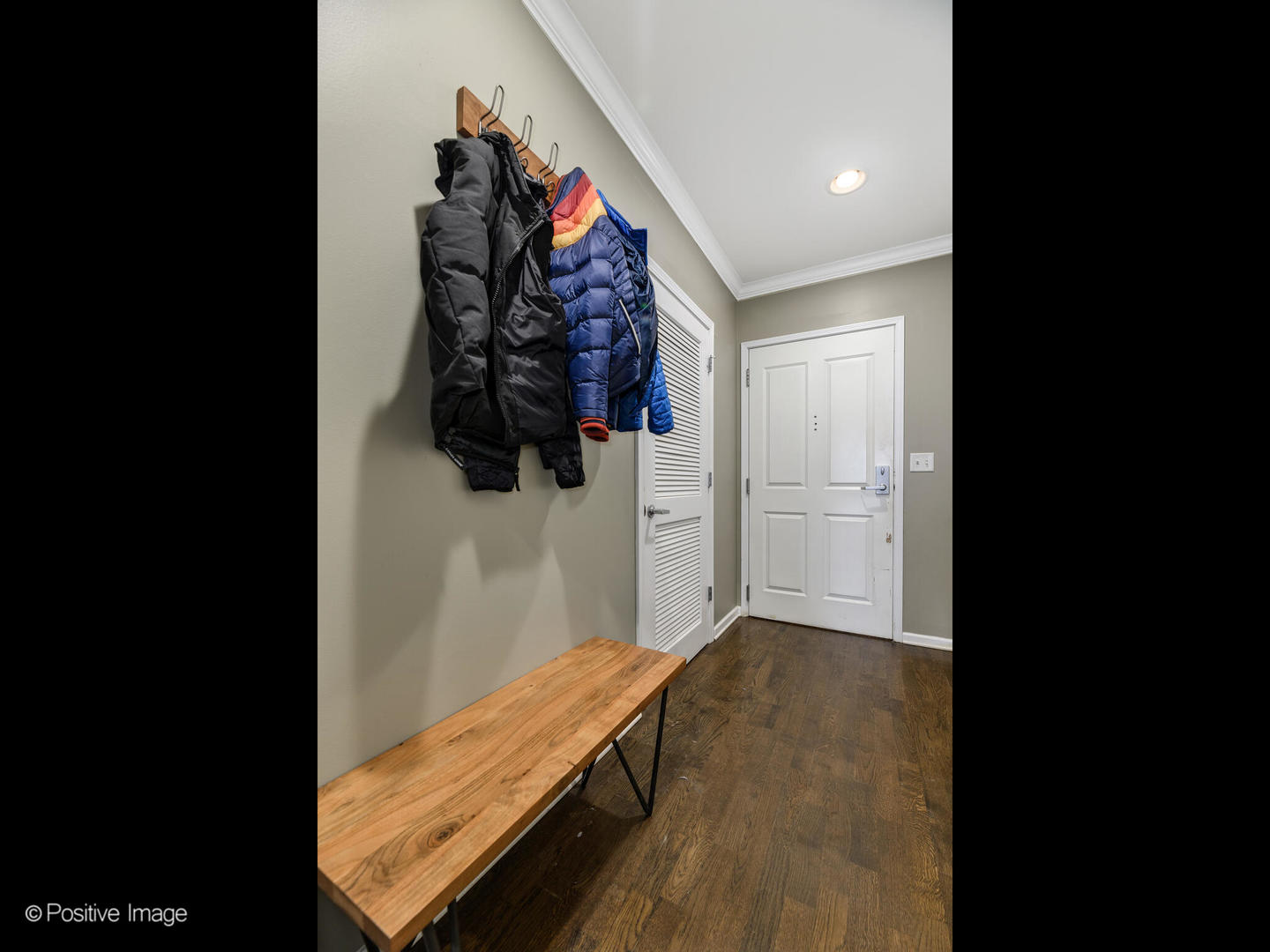 828 West Grace Street, Unit 508 Chicago, IL 60613 - Photo 15 of 15 a view of a living room