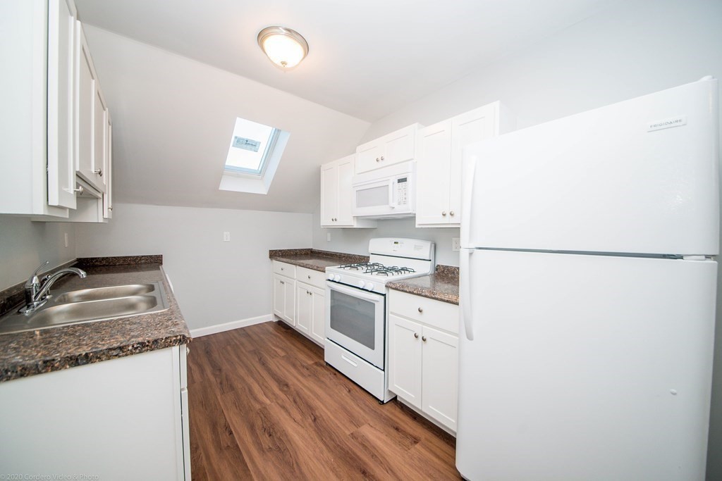 591 4th Street Fall River, MA 02721 - Photo 7 of 36