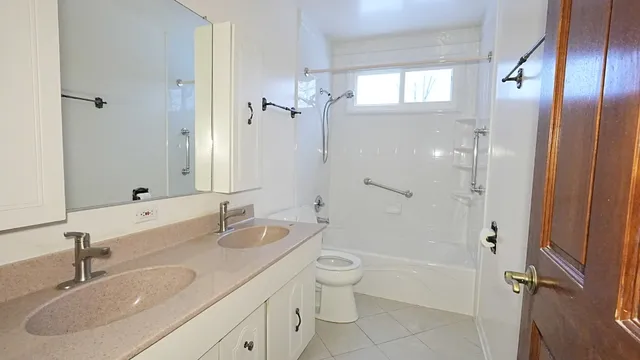 $358,000 | 7843 Kensington Lane, Hanover Park, IL 60133