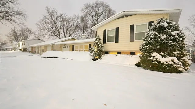 $358,000 | 7843 Kensington Lane, Hanover Park, IL 60133