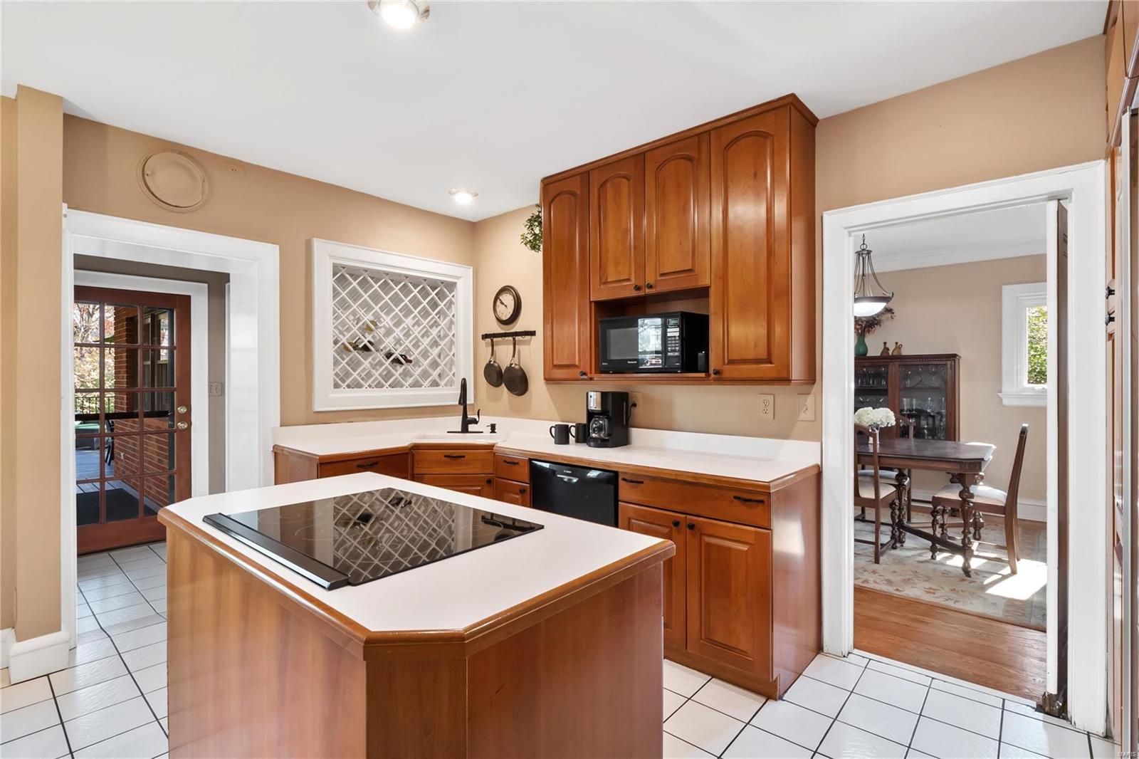 7211 Clayton Road Clayton, MO 63105 - Photo 7 of 27 Gallery Image 7