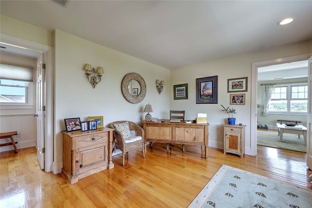 33 Withington Road Narragansett, RI 02882 - Photo 15 of 48