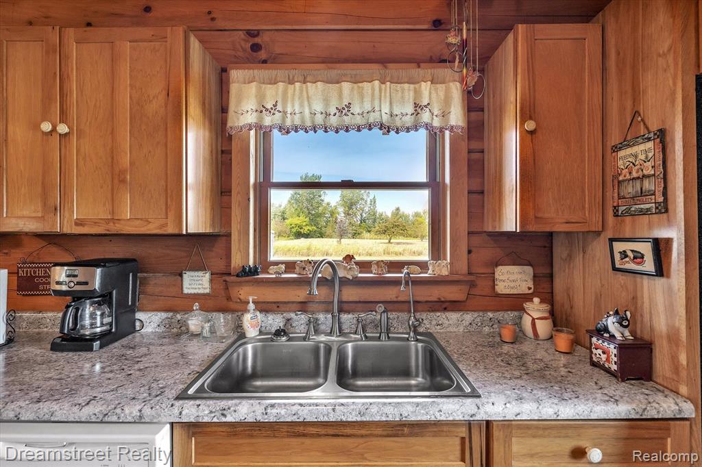 25900 Clark Road New Boston, MI 48164 - Photo 16 of 44