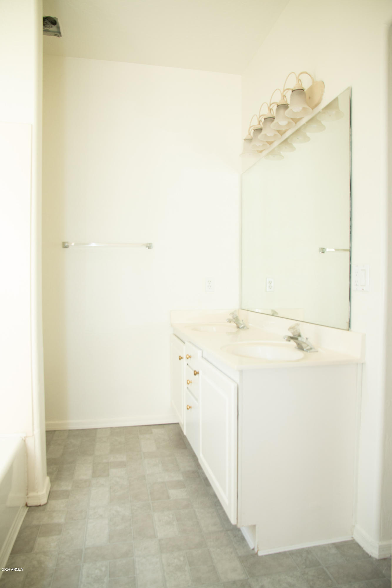 3755 East Decatur Street Mesa, AZ 85205 - Photo 7 of 36 Master Bathroom 3
