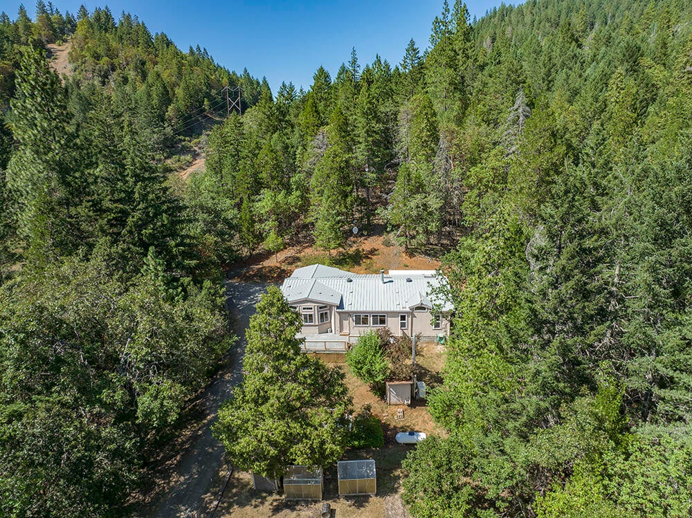 787 Winona Road Grants Pass, OR 97526 - Photo 3 of 54 2