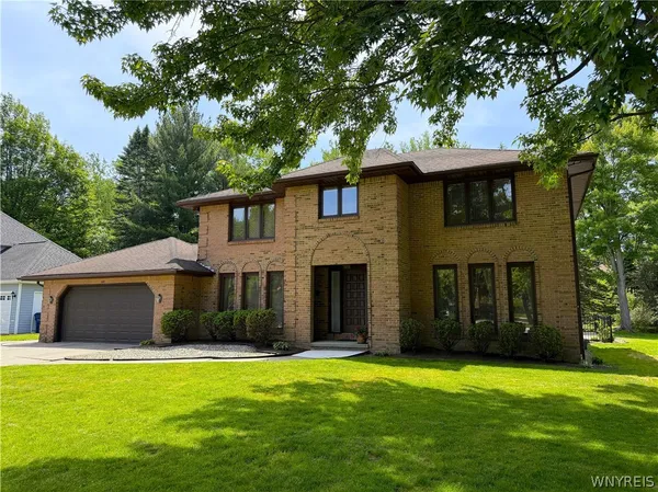 $550,000 | 195 Randwood Drive, Amherst, NY 14068