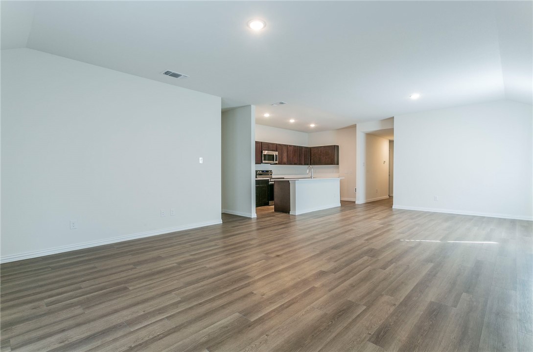 3016 Titus Court Temple, TX 76501 - Photo 3 of 12