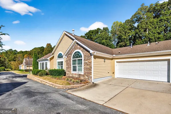 $305,000 | 140 Butterton Court, Fayetteville, GA 30214