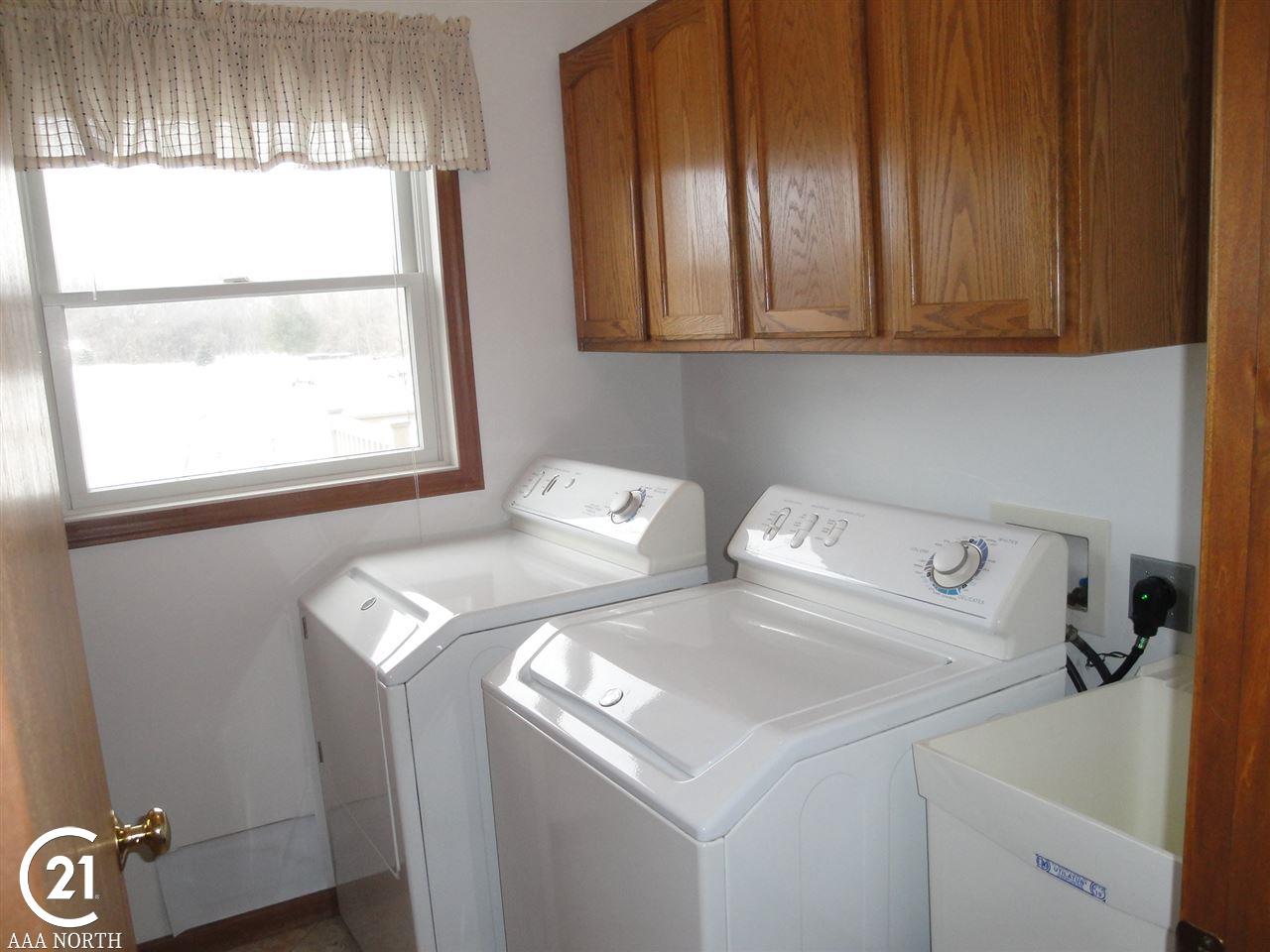 5318 Bishop Road Dryden, MI 48428 - Photo 12 of 23 31375258-11.JPG