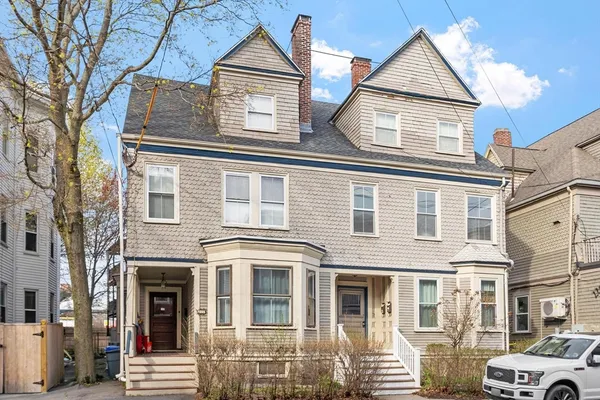 $799,000 | 9-11 Pond Street, Unit 2, Boston, MA 02130
