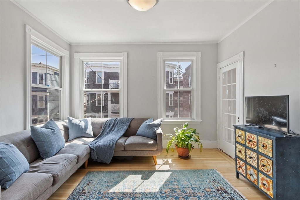 9-11 Pond Street, Unit 2 Boston, MA 02130 - Photo 4 of 23