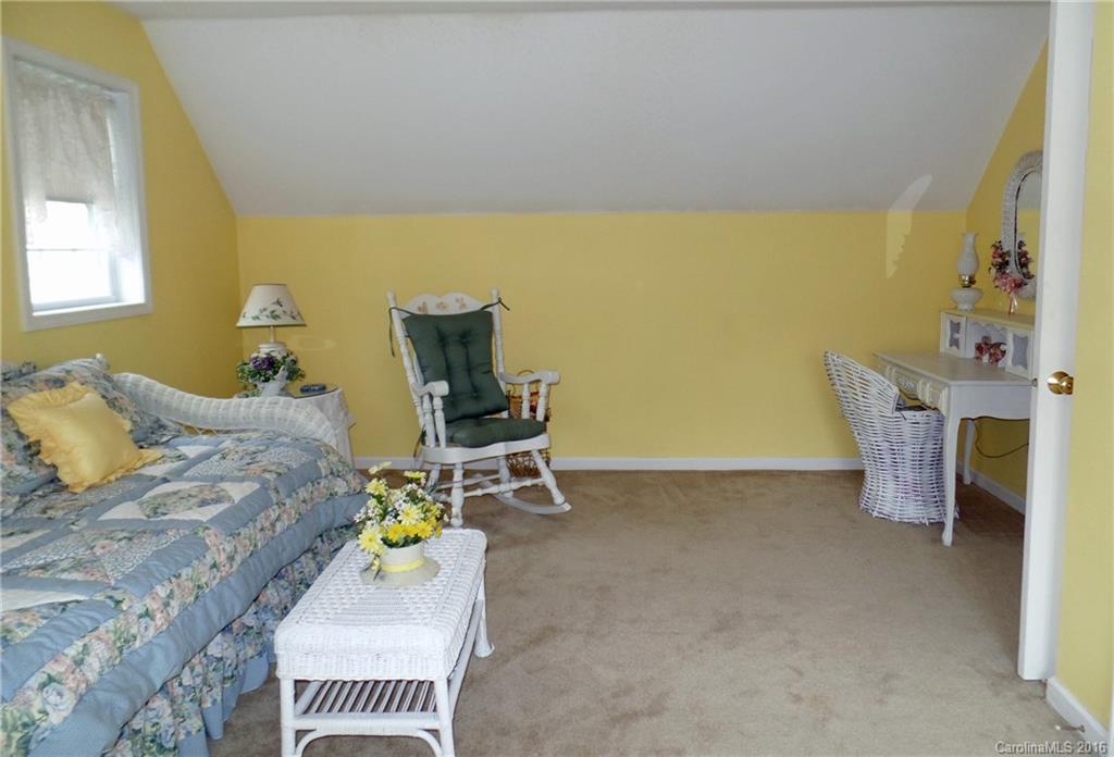 302 Thunder Road, Unit S2L109 Brevard, NC 28712 - Photo 17 of 23 Gallery Image 17