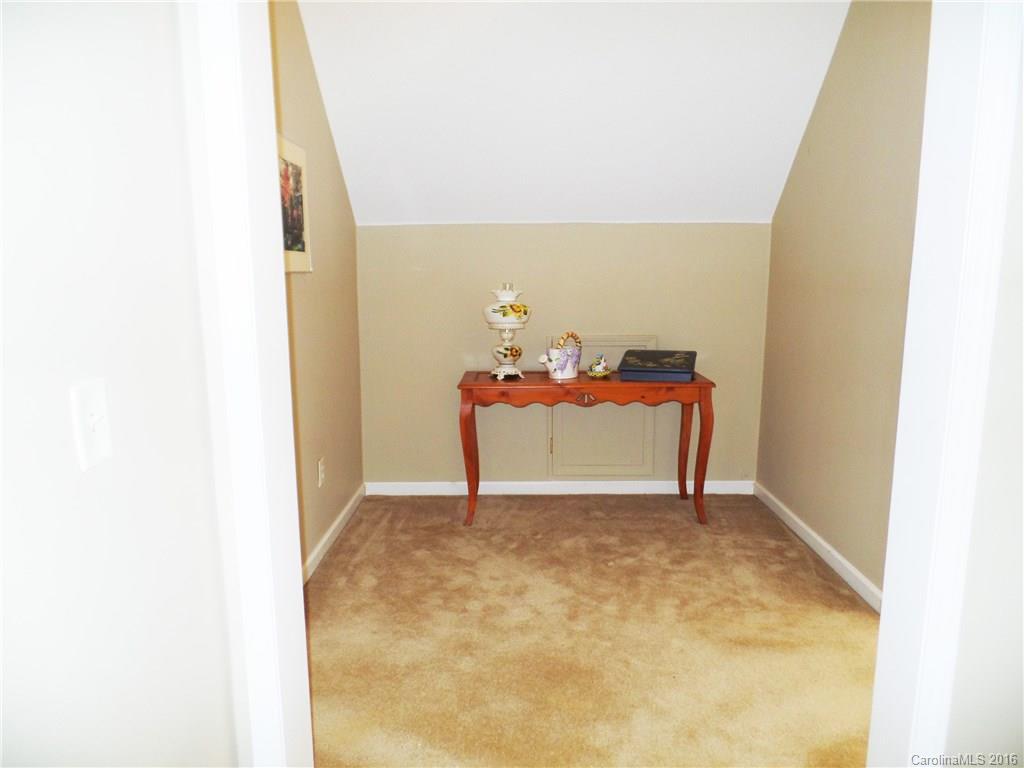 302 Thunder Road, Unit S2L109 Brevard, NC 28712 - Photo 21 of 23 Gallery Image 21