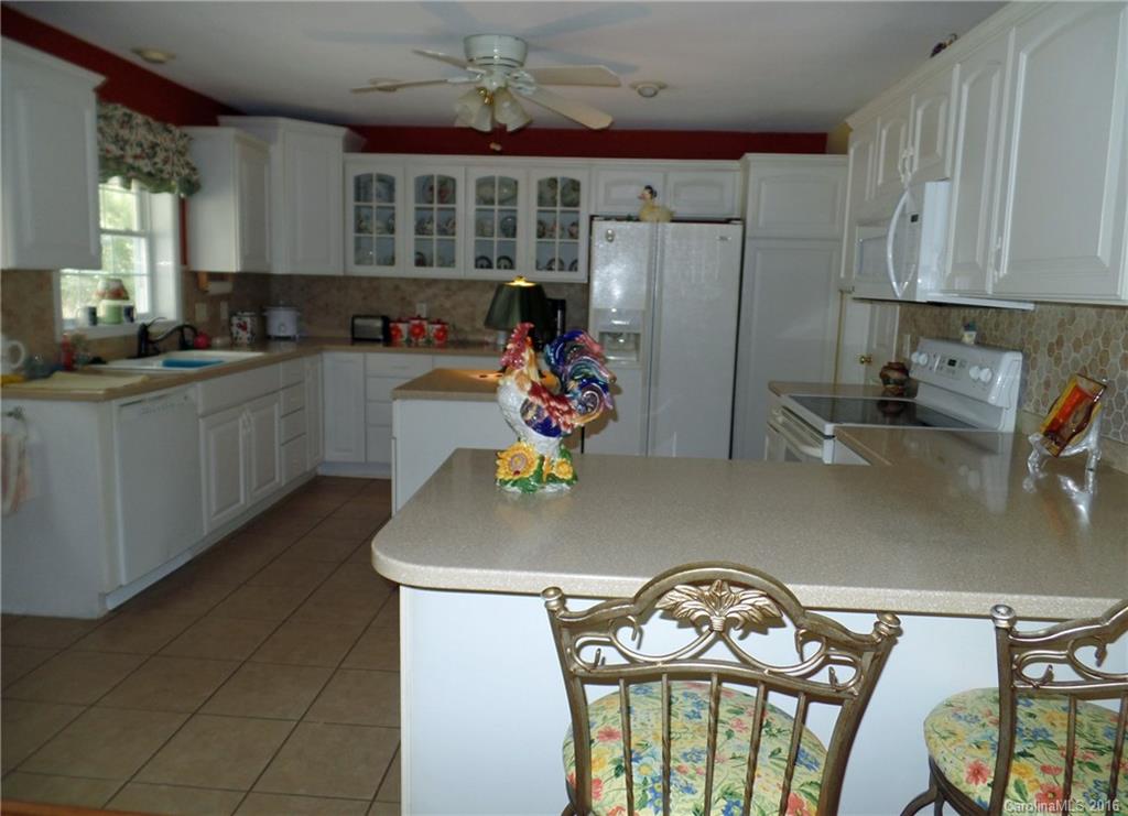 302 Thunder Road, Unit S2L109 Brevard, NC 28712 - Photo 6 of 23 Gallery Image 6