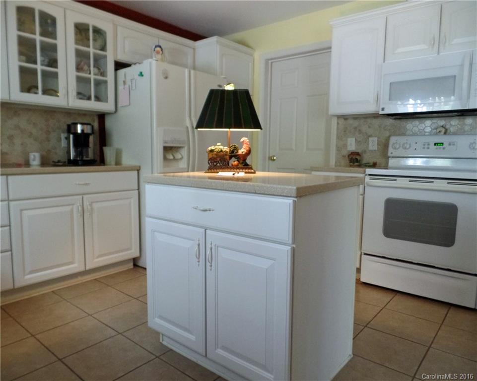 302 Thunder Road, Unit S2L109 Brevard, NC 28712 - Photo 7 of 23 Gallery Image 7