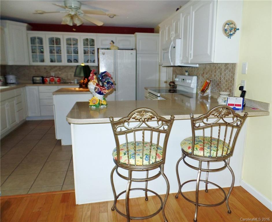 302 Thunder Road, Unit S2L109 Brevard, NC 28712 - Photo 8 of 23 Gallery Image 8