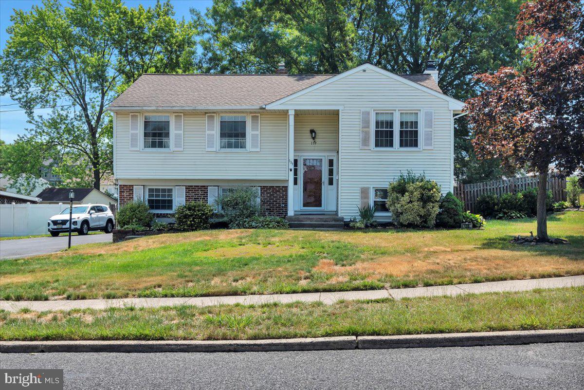 139 Round Hill Road Voorhees, NJ 08043 - Photo 1 of 38 Welcome Home to 139 Round Hill Road