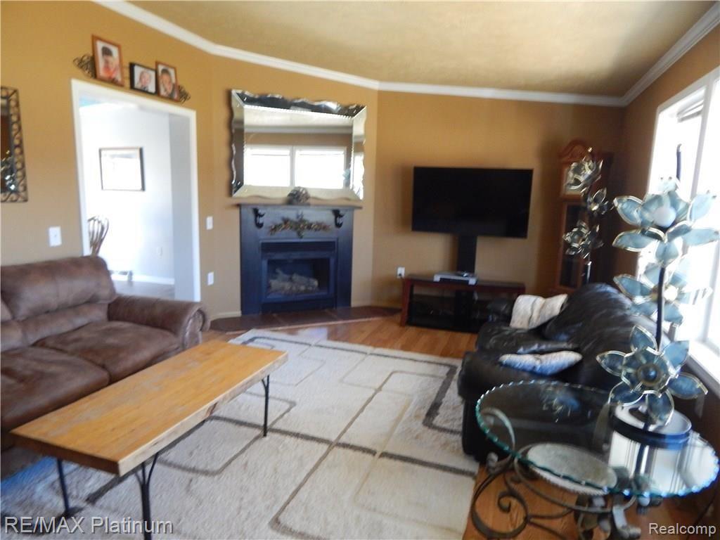 21925 Dickinson Road New Boston, MI 48164 - Photo 14 of 63 Gallery Image 14