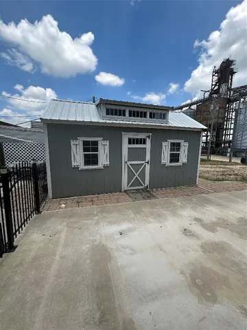 $180,000 | 8 West Mesquite Avenue, Rogers, TX 76569