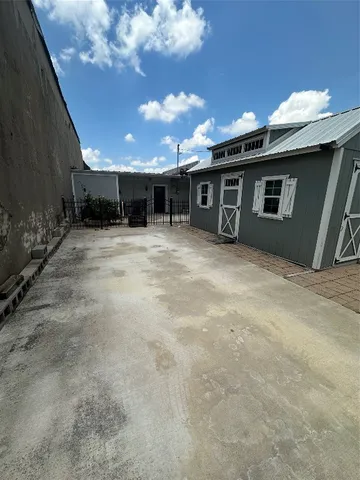 $180,000 | 8 West Mesquite Avenue, Rogers, TX 76569