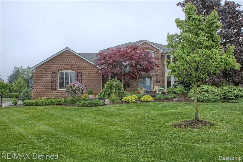 1272 Chaffer Drive Rochester Hills, MI 48306 - Photo 1 of 34