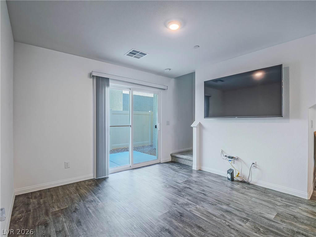 12286 Glass Desert Road, Unit 2 Las Vegas, NV 89183 - Photo 11 of 32
