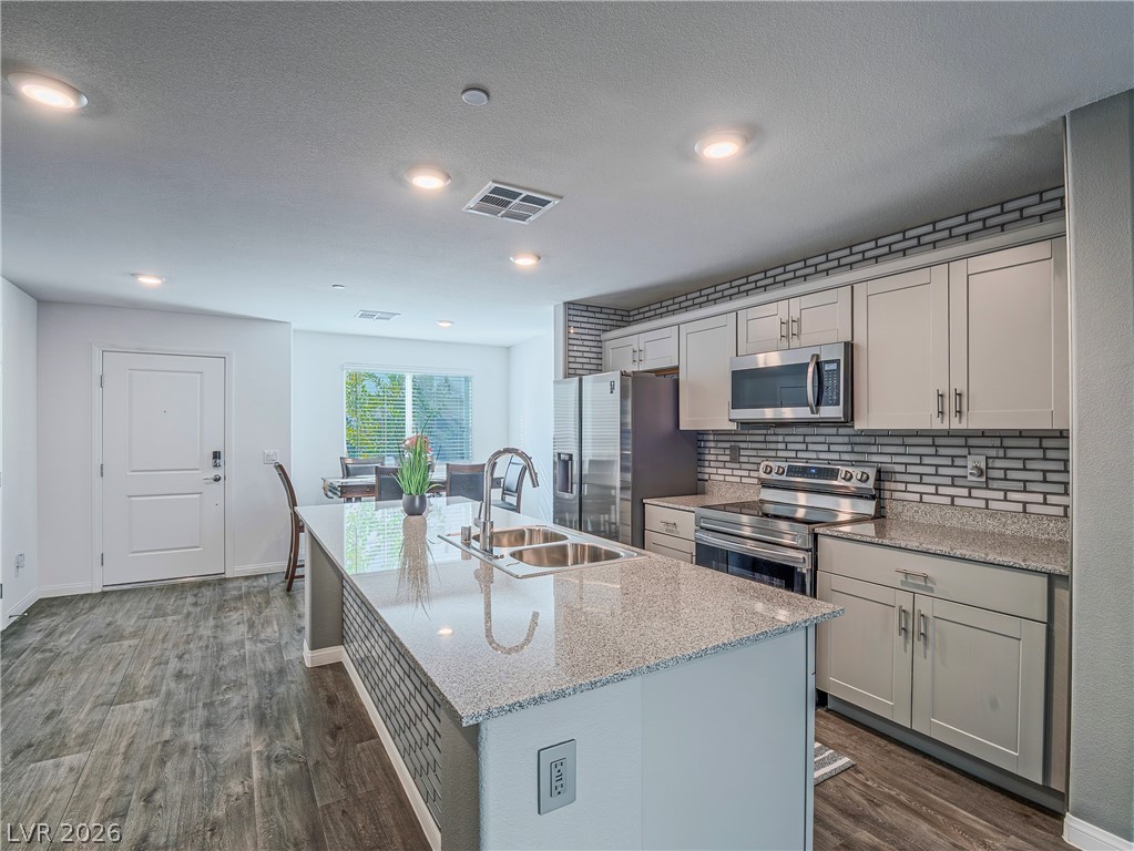 12286 Glass Desert Road, Unit 2 Las Vegas, NV 89183 - Photo 4 of 32