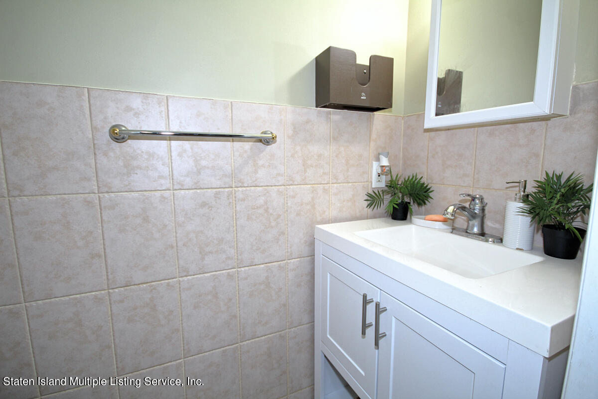 27 Millennium Loop Staten Island, NY 10309 - Photo 12 of 30 IMG_6692