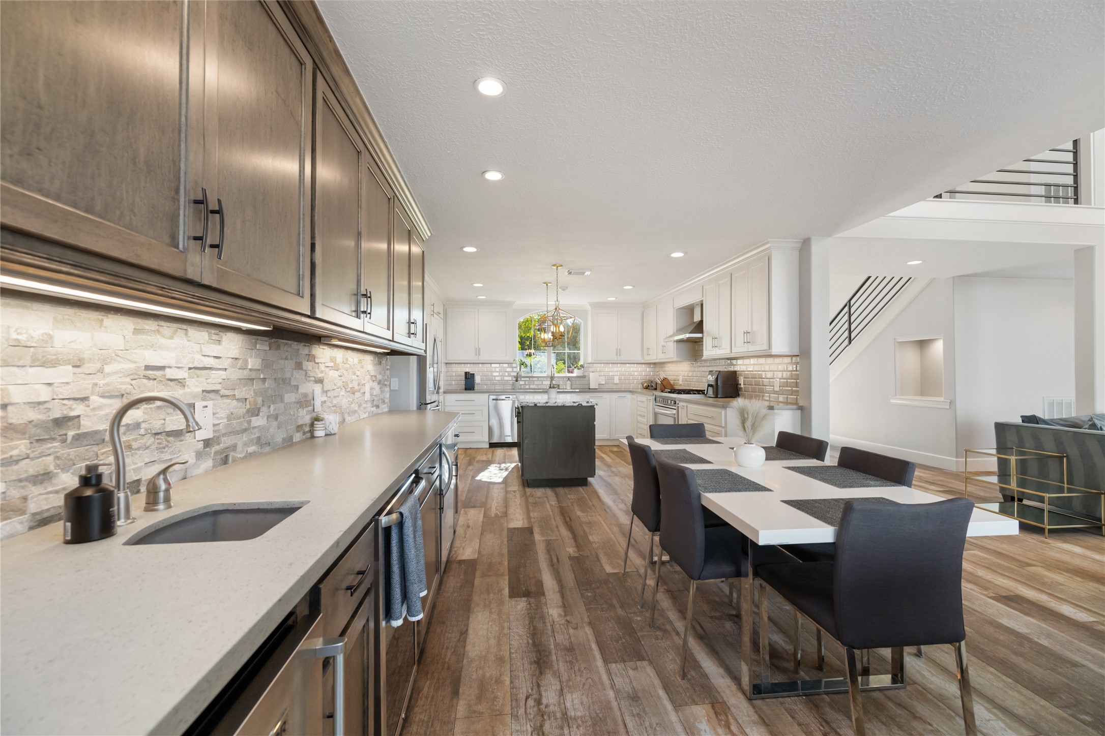 11706 Edgewater Court Montgomery, TX 77356 - Photo 17 of 50 Upscale kitchen with two ovens