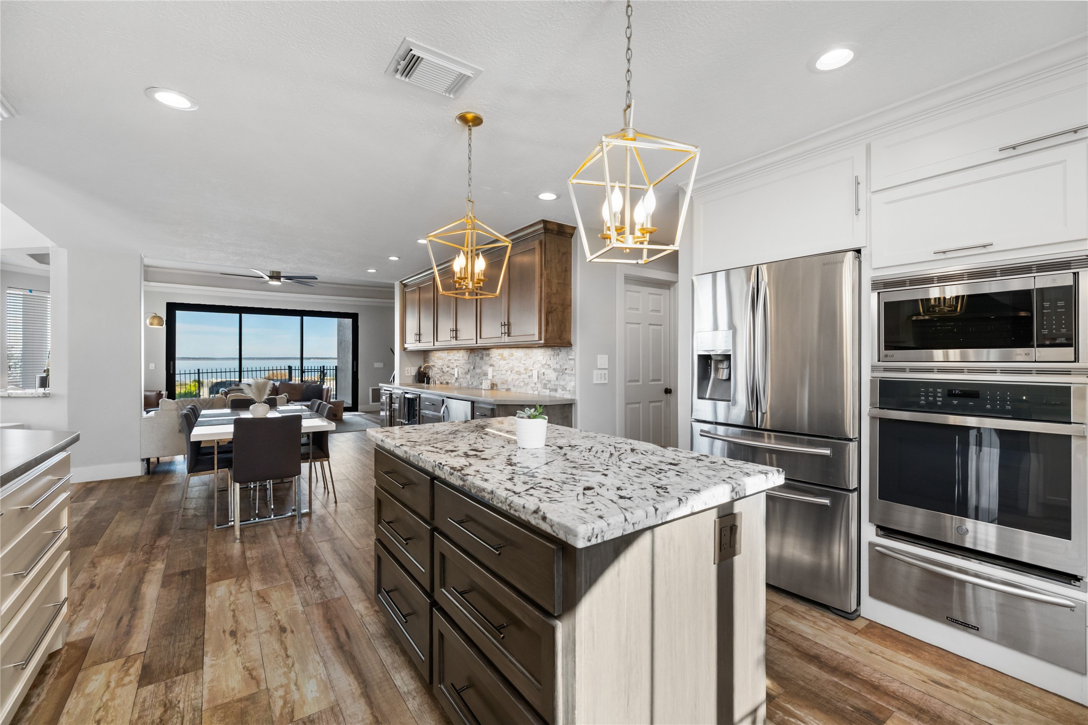 11706 Edgewater Court Montgomery, TX 77356 - Photo 20 of 50 Open concept main