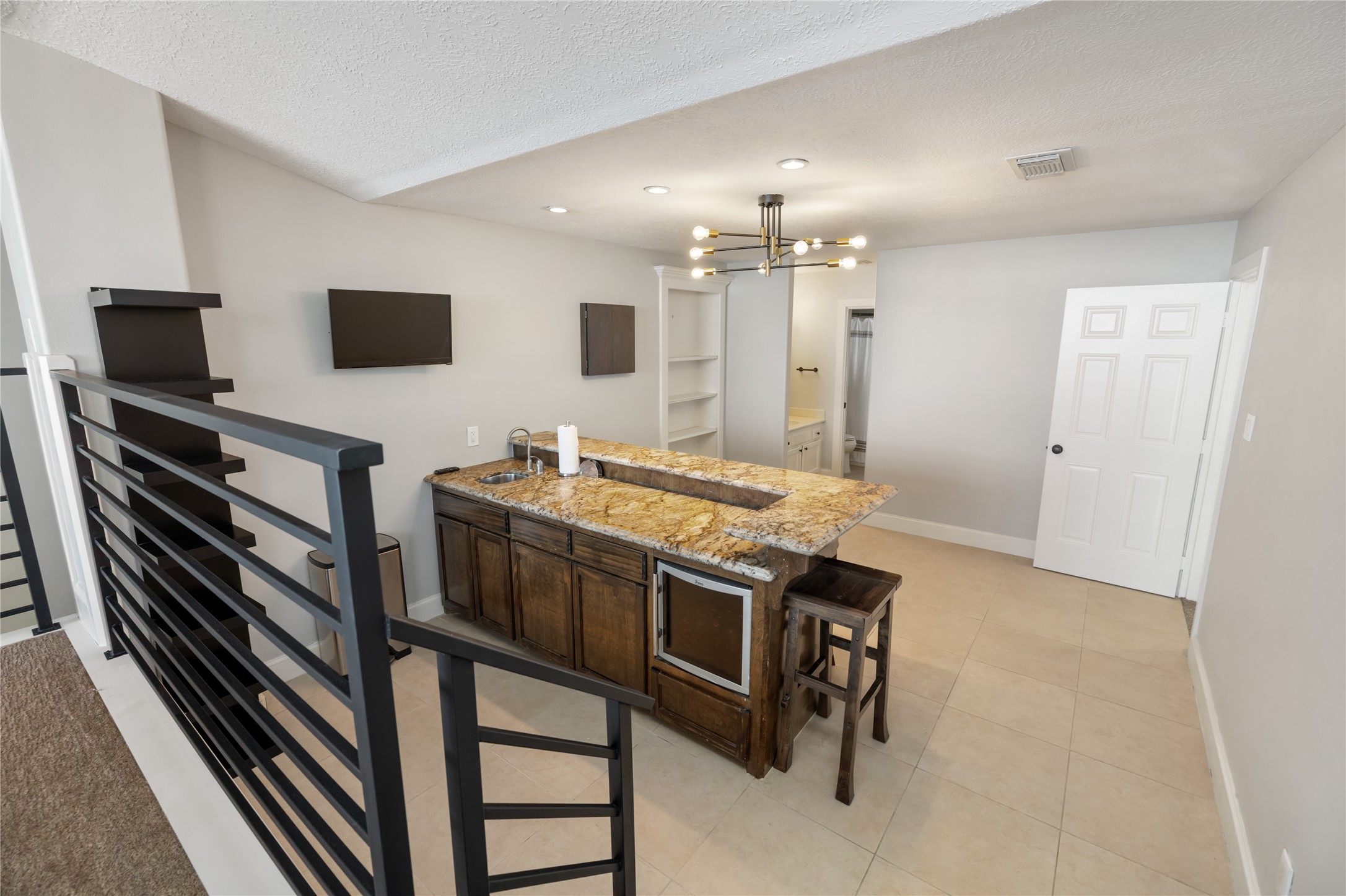 11706 Edgewater Court Montgomery, TX 77356 - Photo 38 of 50 Sunken wet bar