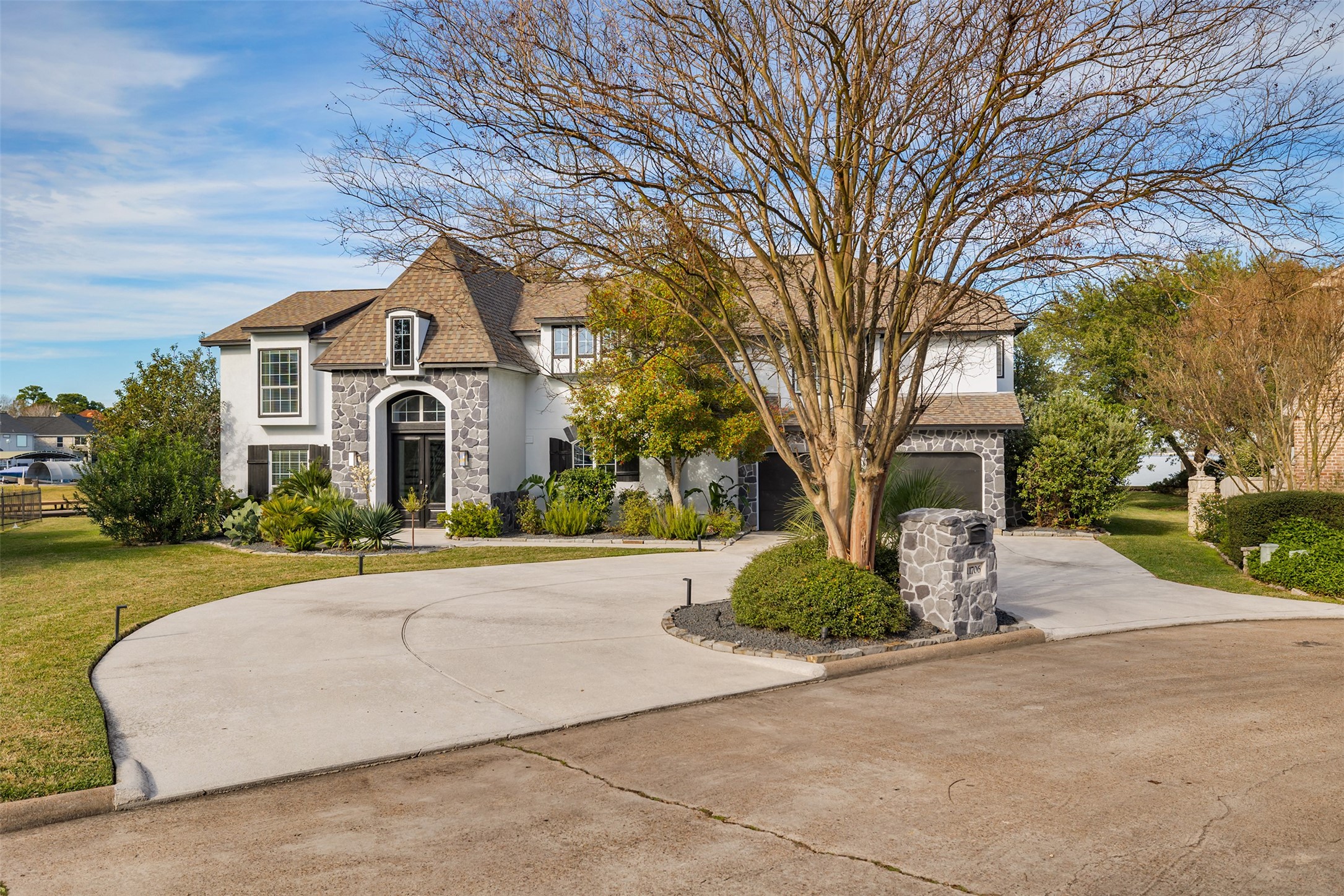 11706 Edgewater Court Montgomery, TX 77356 - Photo 47 of 50 Spacious large turnaround driveway