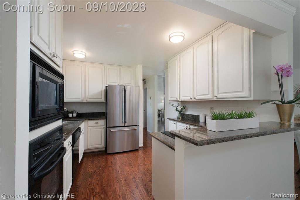 416 Welch Road Northville, MI 48167 - Photo 11 of 49 Gallery Image 11