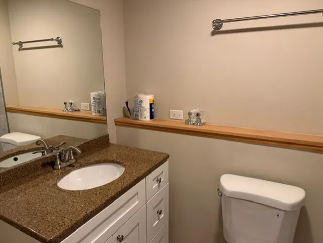 $364,000 | 330 South Lakeshore Drive, Mundelein, IL 60060