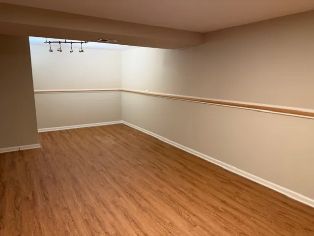 $364,000 | 330 South Lakeshore Drive, Mundelein, IL 60060