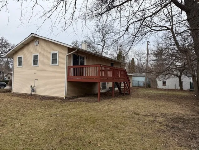 $364,000 | 330 South Lakeshore Drive, Mundelein, IL 60060