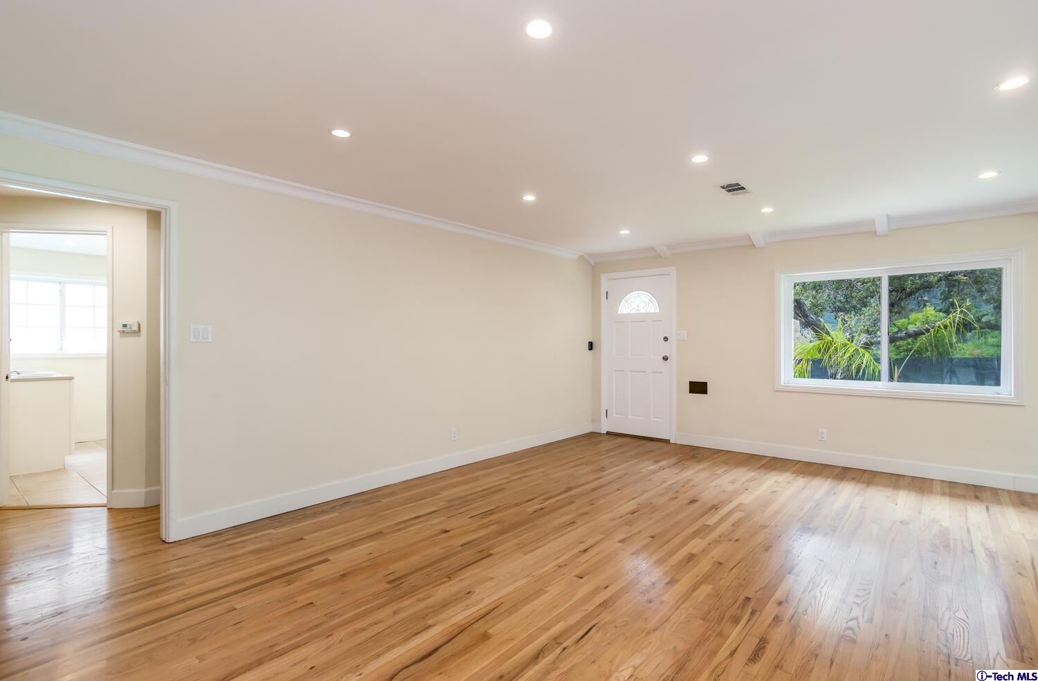 3132 North Verdugo Road Glendale, CA 91208 - Photo 7 of 31