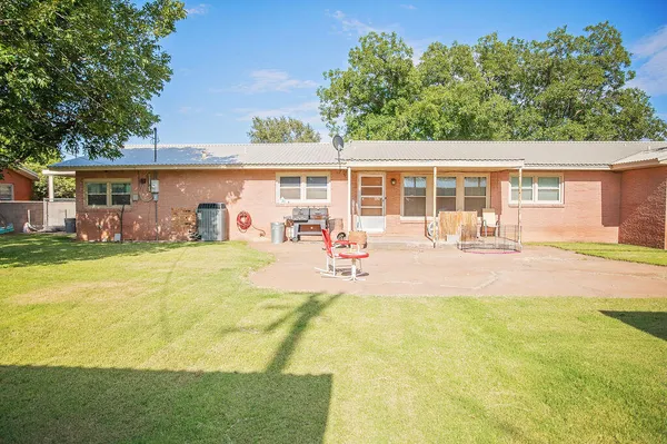 $265,000 | 1201 North Ave F, Denver City, TX 79323