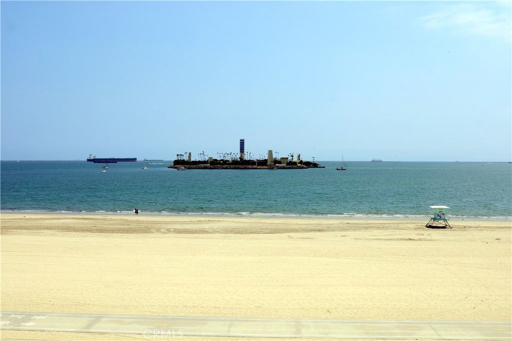 226 Orizaba Avenue Long Beach, CA 90803 - Photo 38 of 39 a view of an ocean and beach
