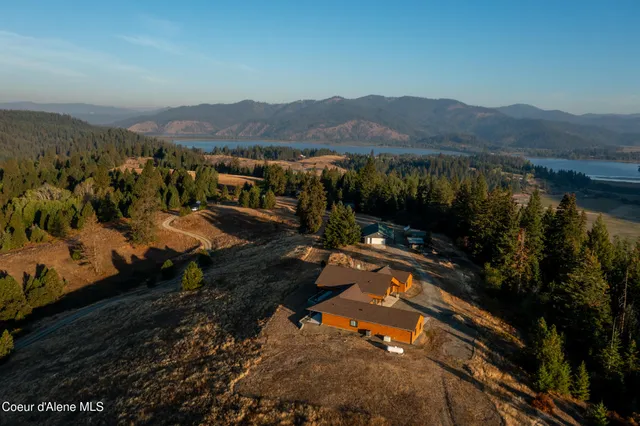 $1,750,000 | 26706 South Willow Creek Road, Medimont, ID 83842