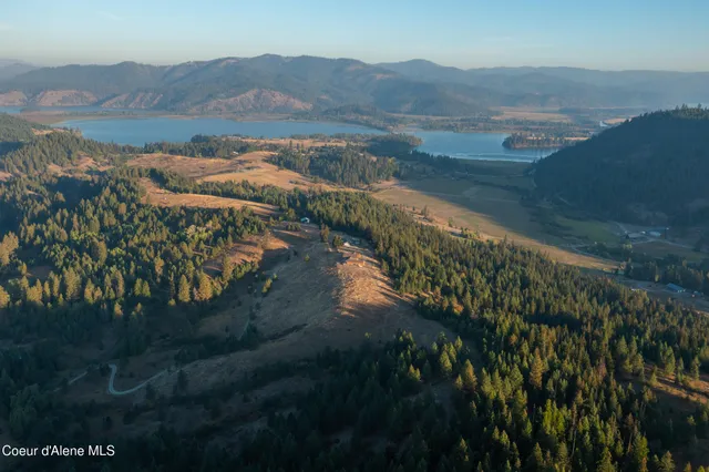 $1,750,000 | 26706 South Willow Creek Road, Medimont, ID 83842